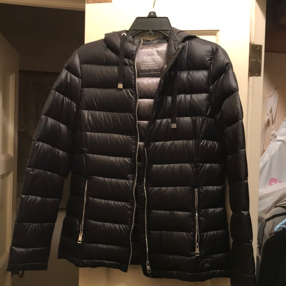 Small ANDREW MARC down jacket.